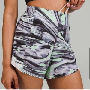 Hotty Hot High-Rise Short 4"
*Special Edition Paint Glide Warp Multi Size4